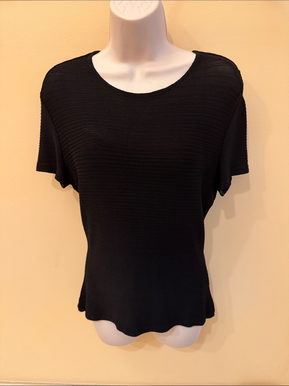 Mani by Armani Vintage Black Short-Sleeve Ribbed Women's Top  44 Italian M